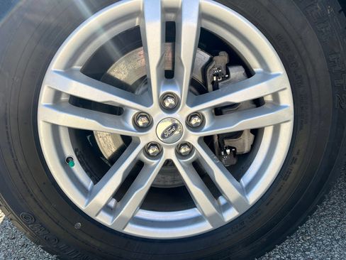 Used 2020 Ford Explorer XLT w/ Comfort Package AWD/4WD image 11