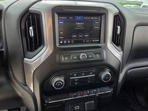 Used 2020 Chevrolet Silverado 1500 Custom w/ Custom Value Package RWD image 23