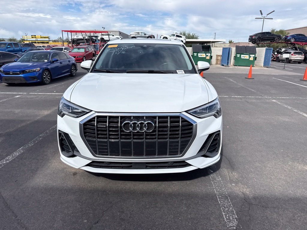 Used 2024 Audi Q3 2.0T Premium w/ Convenience Package AWD/4WD image 2