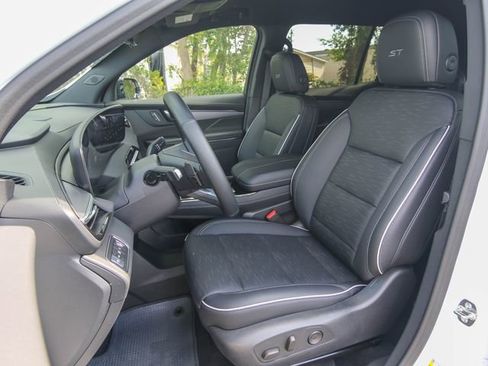 Used 2026 Buick Enclave Sport Touring w/ Power Package FWD image 15