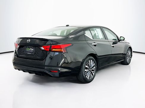 Used 2025 Nissan Altima 2.5 SV FWD image 9