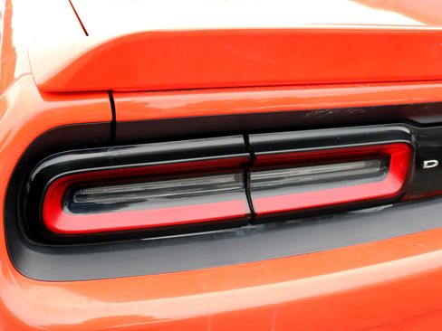 Used 2020 Dodge Challenger R/T image 10