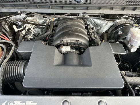 Used 2018 Chevrolet Silverado 1500 LT w/ Midnight Edition image 10