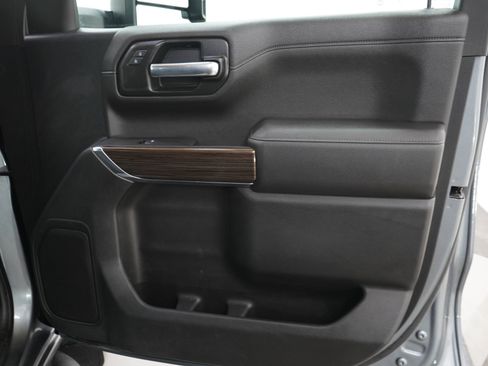 Used 2021 Chevrolet Silverado 1500 LT Trail Boss w/ Bed Protection Package AWD/4WD image 11