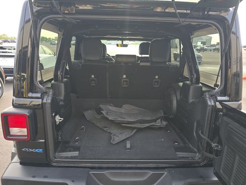 Used 2023 Jeep Wrangler Unlimited w/ Sun & Screen Package AWD/4WD image 15