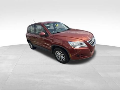 Used 2011 Volkswagen Tiguan S FWD image 4