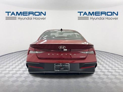 New 2025 Hyundai Elantra Limited image 4