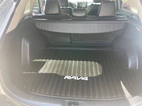 Used 2021 Toyota RAV4 XLE image 15