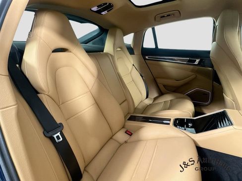 Used 2023 Porsche Panamera 4 Platinum Edition AWD/4WD image 35