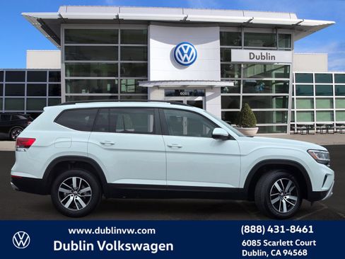 Certified 2023 Volkswagen Atlas SE FWD image 3