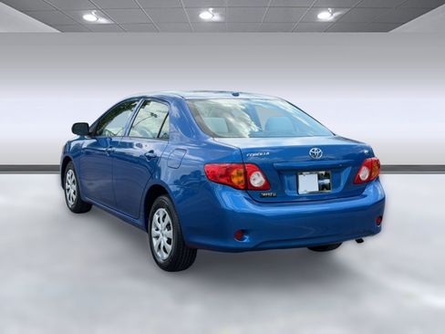 Used 2010 Toyota Corolla LE w/ All Weather Guard Pkg FWD image 3