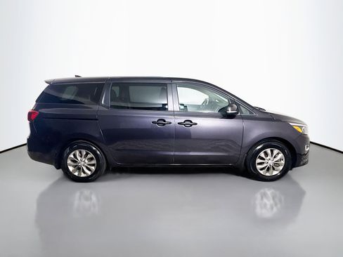Used 2021 Kia Sedona LX image 11