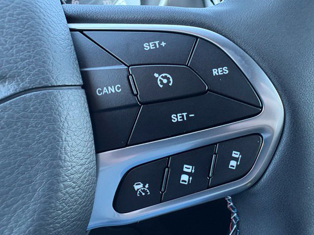 New 2027 Chrysler Pacifica Select FWD image 24