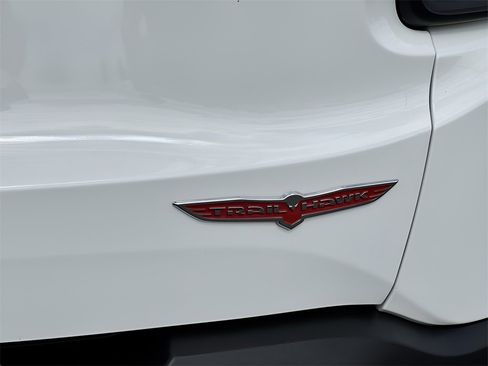 Used 2023 Jeep Renegade Trailhawk image 41