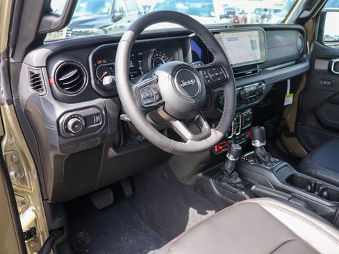 New 2026 Jeep Wrangler Unlimited Rubicon AWD/4WD image 3