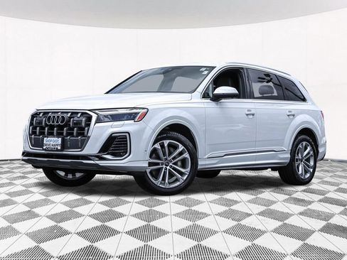 Used 2025 Audi Q7 3.0T Premium Plus AWD/4WD image 2