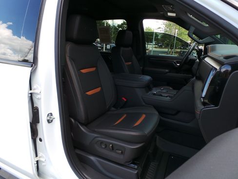 Used 2024 GMC Sierra 2500 AT4 w/ AT4 Premium Plus Package AWD/4WD image 20