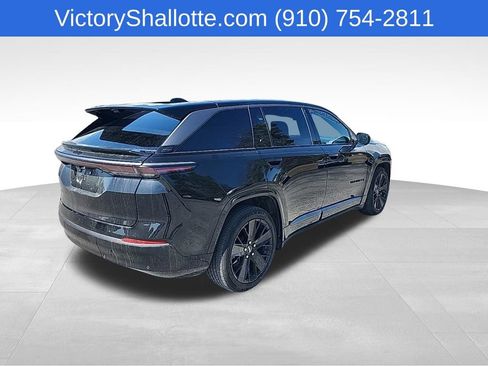 Used 2024 Jeep Wagoneer Launch Edition image 28