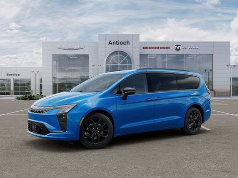 New 2027 Chrysler Pacifica Limited FWD image 2