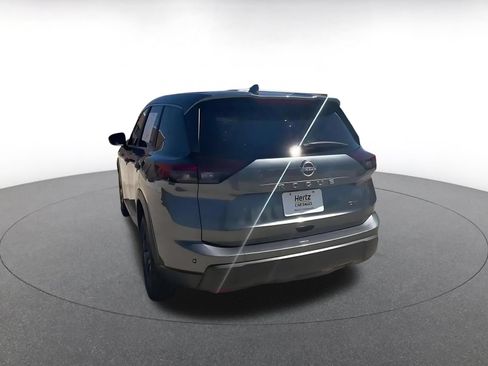Used 2024 Nissan Rogue SV FWD image 11