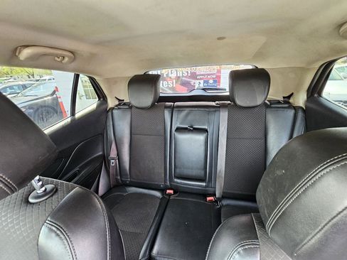 Used 2018 Buick Encore Sport Touring image 21