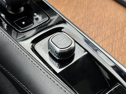 Certified 2023 Volvo XC90 B6 Plus w/ Protection Package Premier image 23