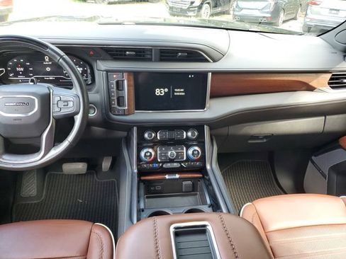 Used 2023 GMC Yukon XL Denali Ultimate AWD/4WD image 13