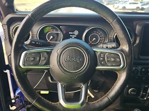 Used 2020 Jeep Wrangler Unlimited Sahara AWD/4WD image 9