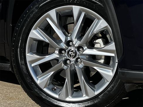 Used 2021 Toyota Highlander Limited image 31