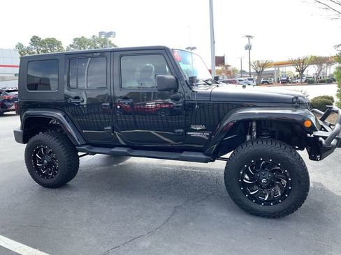 Used 2013 Jeep Wrangler Unlimited Sahara w/ Dual Top Group image 9