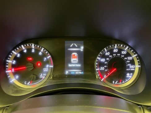 Used 2022 Toyota Highlander LE AWD/4WD image 12