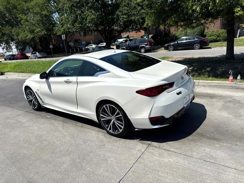 Used 2017 INFINITI Q60 2.0t w/ Premium Plus Package 2.0T image 9