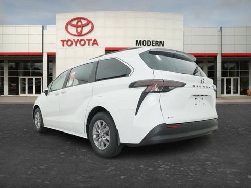 New 2026 Toyota Sienna XLE FWD image 16