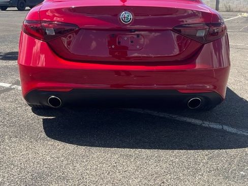 Used 2020 Alfa Romeo Giulia RWD image 3