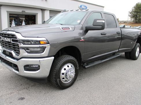 Used 2025 RAM 3500 Tradesman image 2