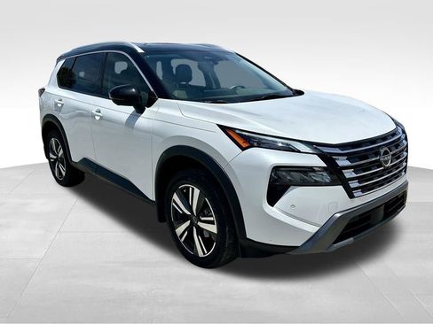 Certified 2024 Nissan Rogue SL w/ SL Premium Package FWD image 3