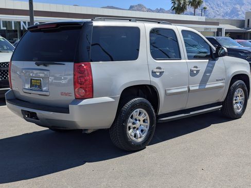 Used 2008 GMC Yukon SLE RWD image 2