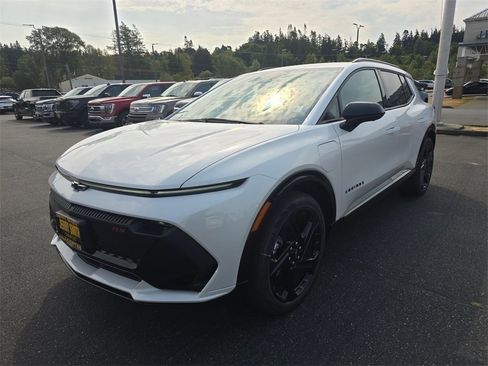 New 2025 Chevrolet Equinox EV RS image 19