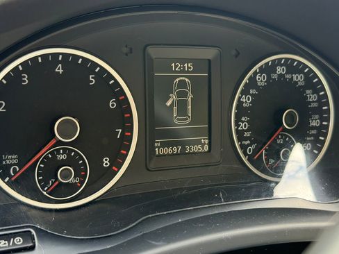 Used 2015 Volkswagen Tiguan SE image 25