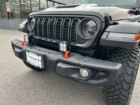 Used 2024 Jeep Gladiator Mojave image 10