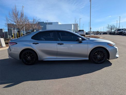 Used 2019 Toyota Camry SE image 7