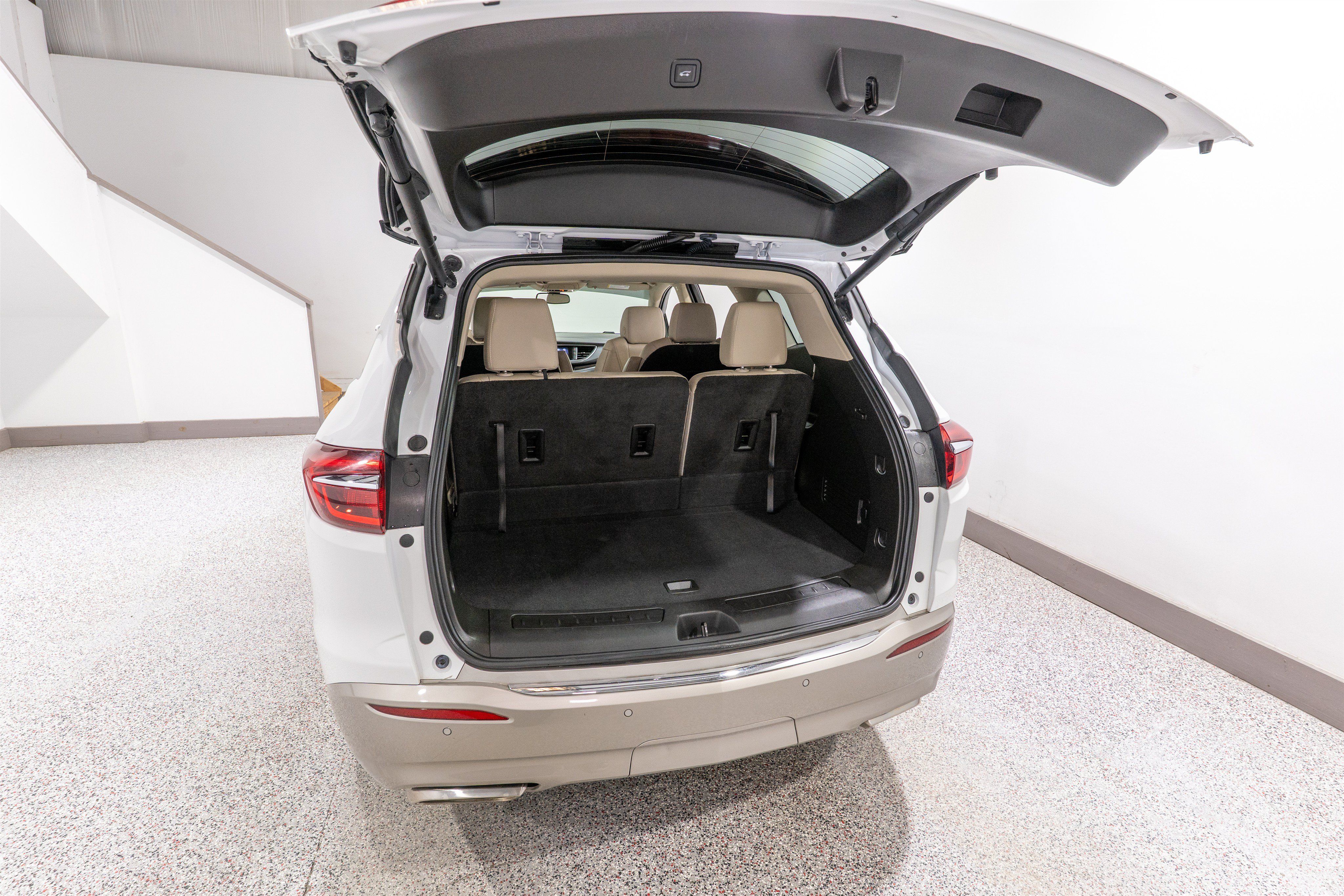 Used 2020 Buick Enclave Essence AWD/4WD image 32