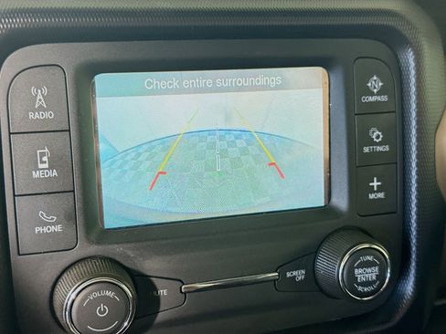 Used 2019 Jeep Wrangler Sport image 19