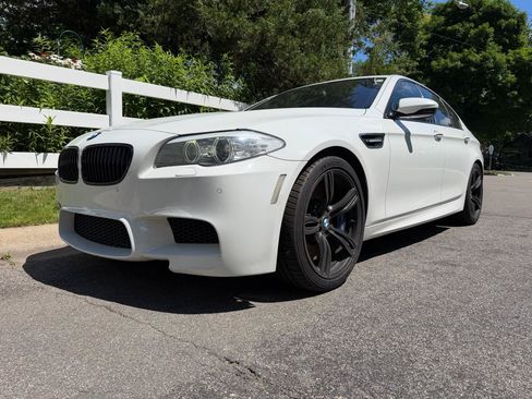Used 2013 BMW M5 RWD image 9