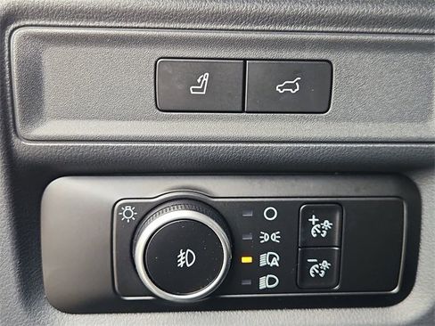 Used 2024 Ford Expedition XLT image 18