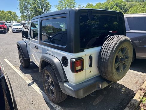 Used 2020 Jeep Wrangler Sport AWD/4WD image 3
