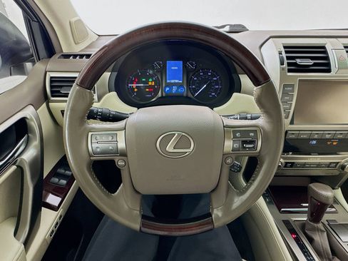 Used 2019 Lexus GX 460 Premium w/ Premium Package image 12