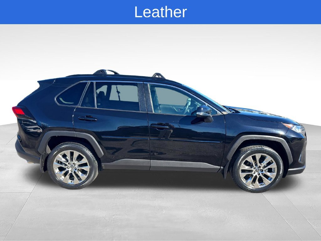 Used 2021 Toyota RAV4 XLE Premium AWD/4WD image 8