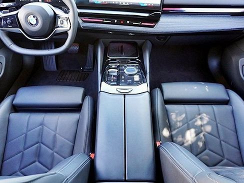 Used 2026 BMW 530i w/ Premium Package RWD image 20