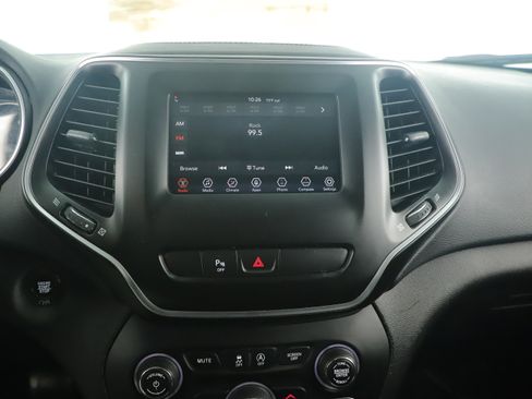 Certified 2019 Jeep Cherokee Latitude Plus image 10